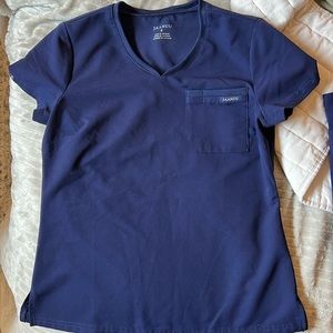 Jaanuu Scrub Top